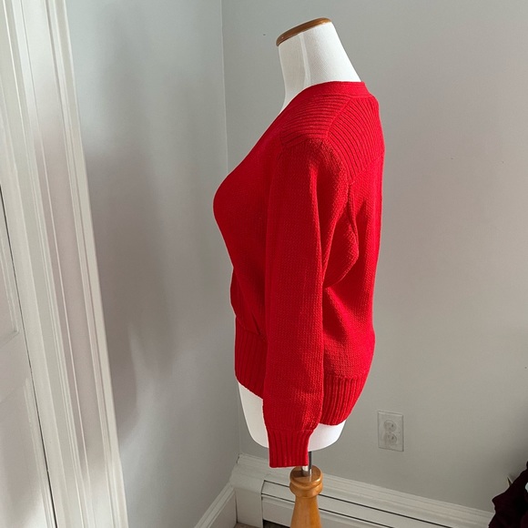 Vintage St. John red knot faux wrap sweater top Sz. S - Picture 3 of 7